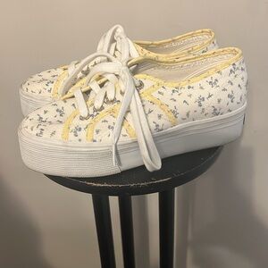 Floral Platform Sneakers with Yellow Accents SZ 36 Sz 6 women’s